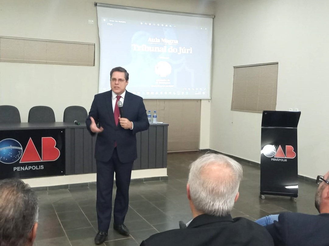 Tesoureiro da OAB SP ministra aula magna na Subseção de Penápolis