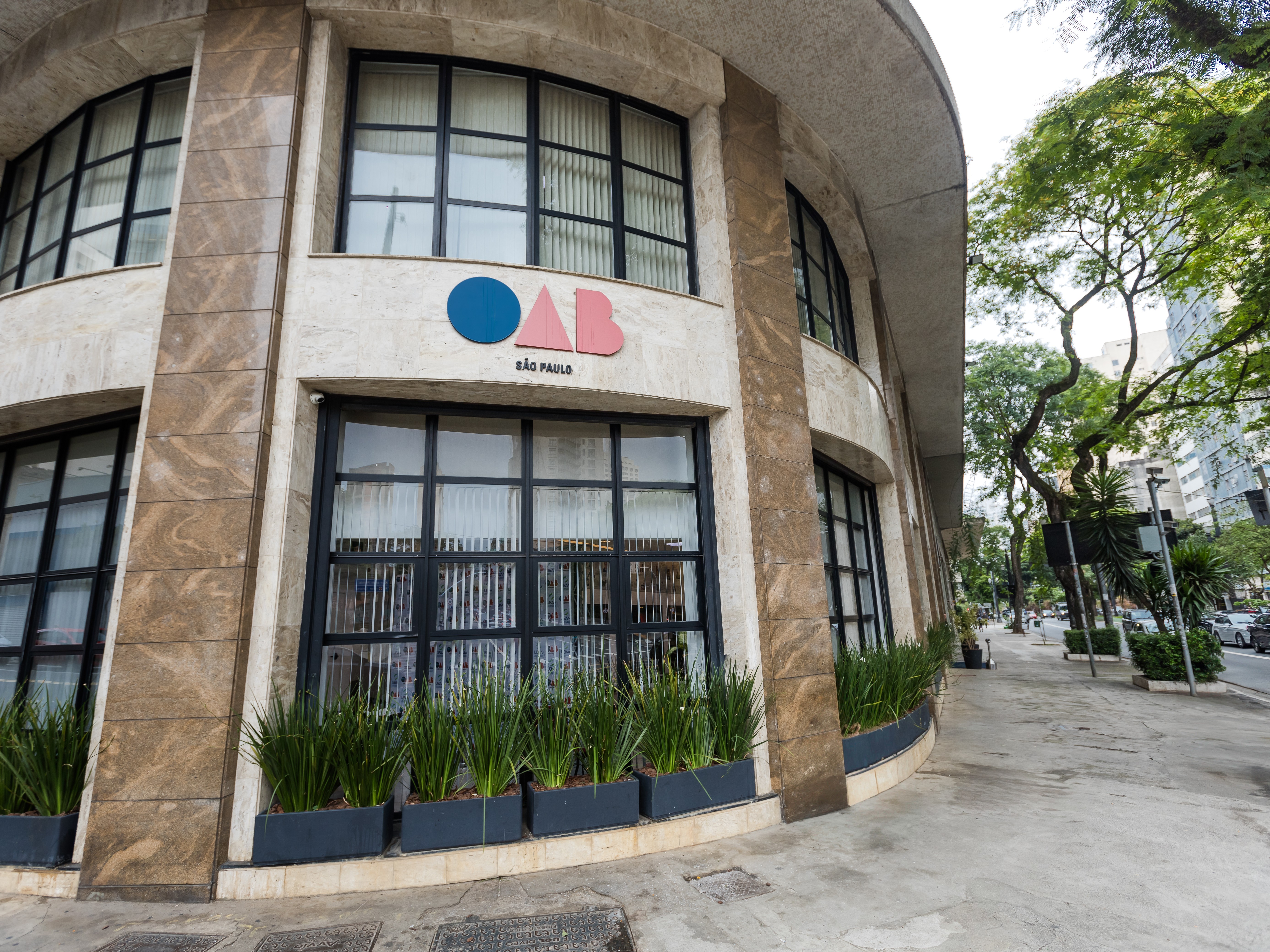 OAB SP aponta descumprimento de decisões judiciais por operadoras de planos de saúde