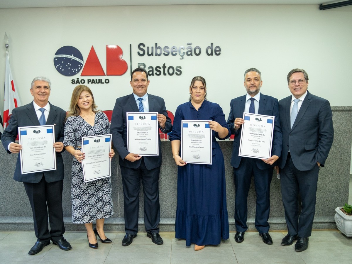 Diretor-tesoureiro da OAB SP marca presença no evento de posse da diretoria da Subseção de Bastos