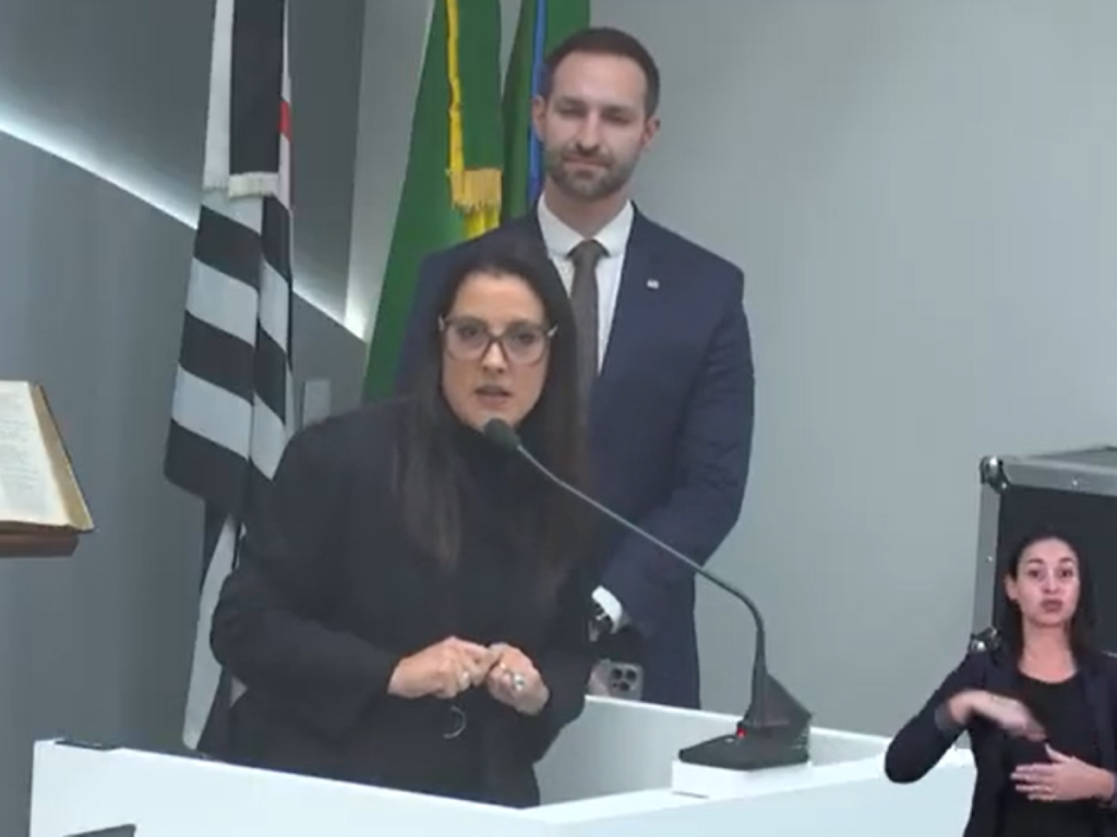 Daniela Magalhães defende advocacia e Estado Democrático em sessão na Câmara Municipal de Jundiaí