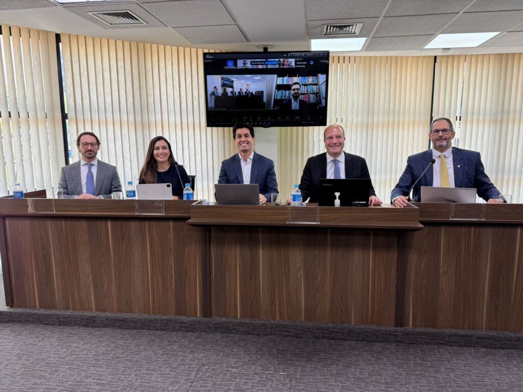 Comissão de Advocacia Criminal debate aprimoramento da justiça criminal com procurador Arthur Pinto de Lemos Jr.