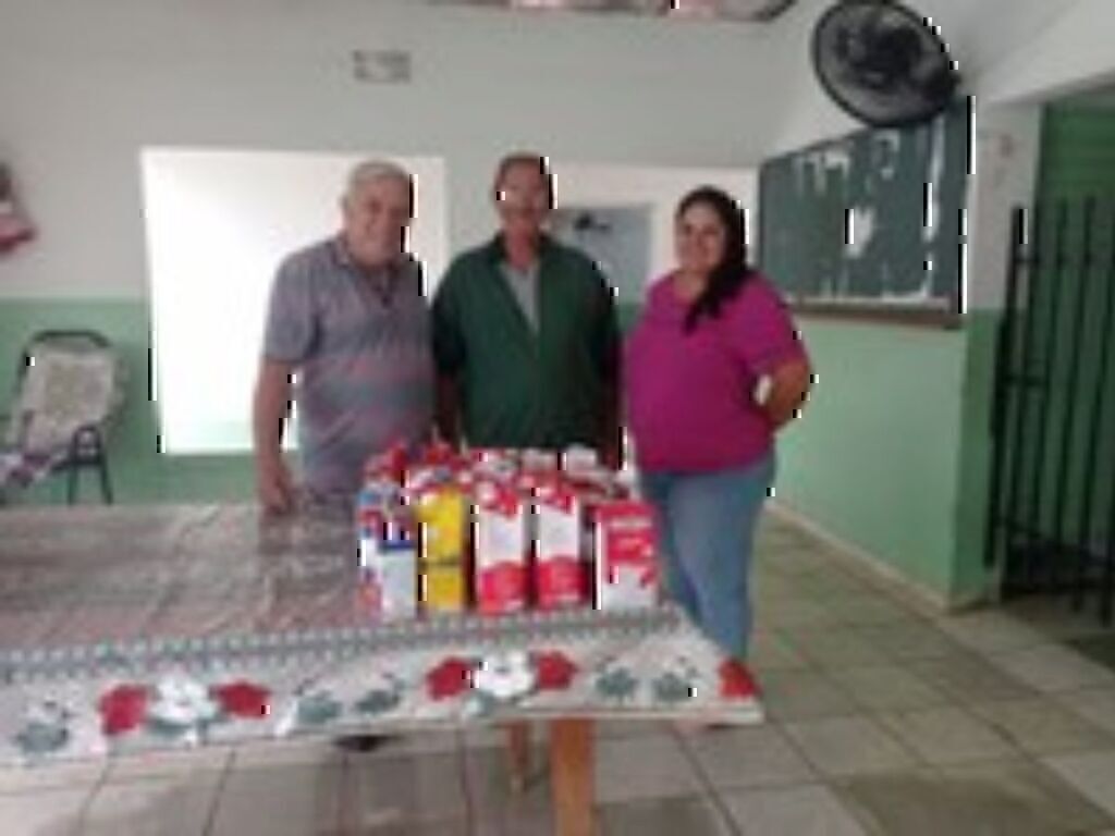 Entrega de 30 Litros de Leite para o Lar dos Idosos ' Orvalho de Luz'