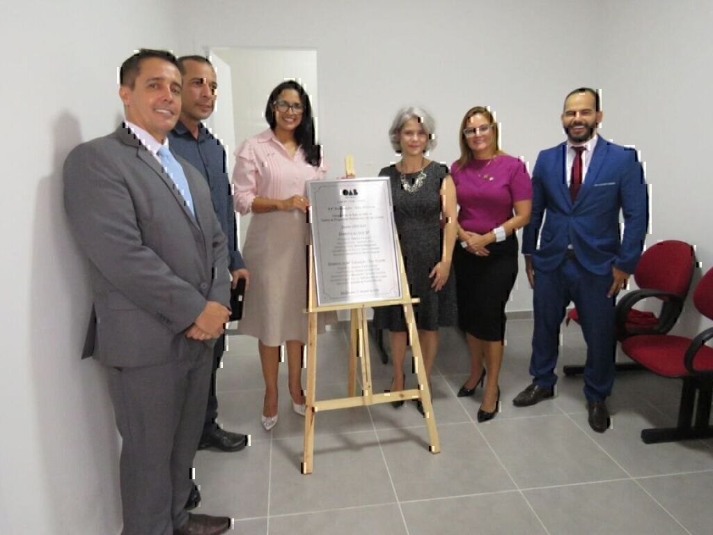 Presidente da OAB SP inaugura sala da advocacia no CPP de São Vicente e faz entrega de carteiras