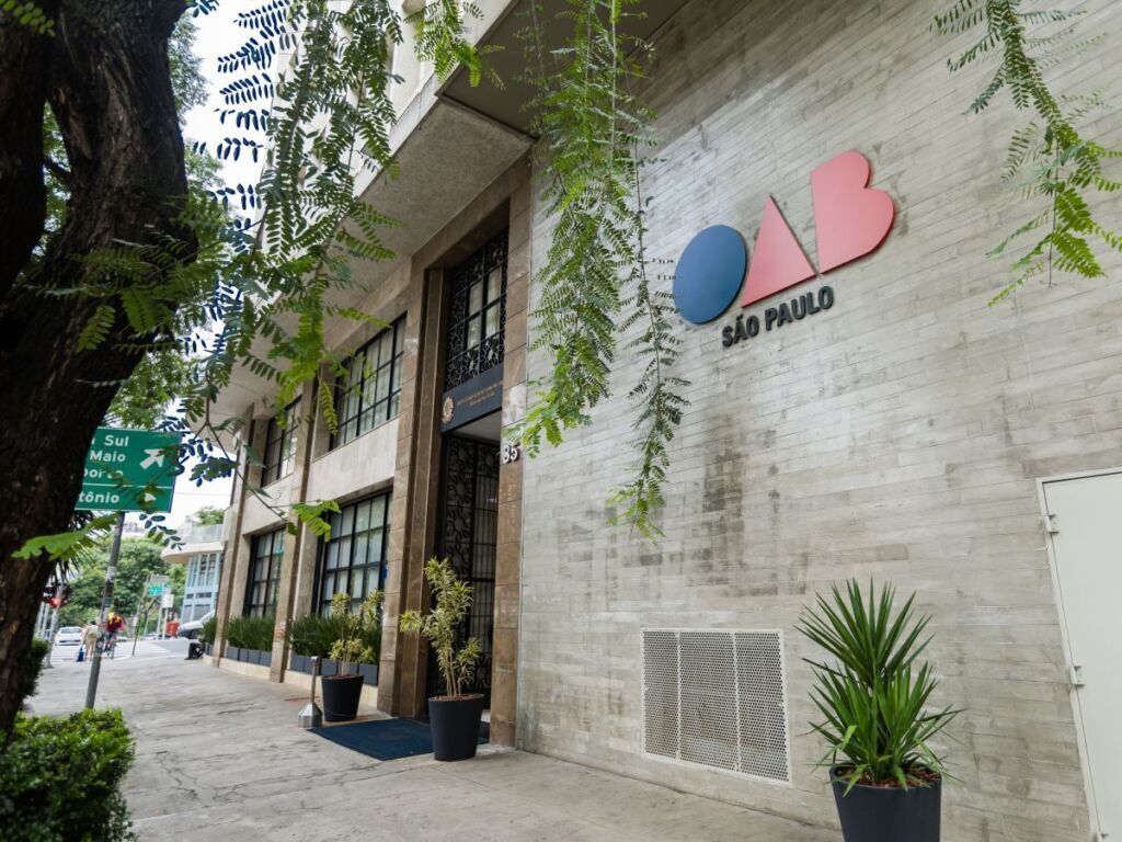 OAB SP pede que WhatsApp seja responsabilizado por perfis de falsos advogados