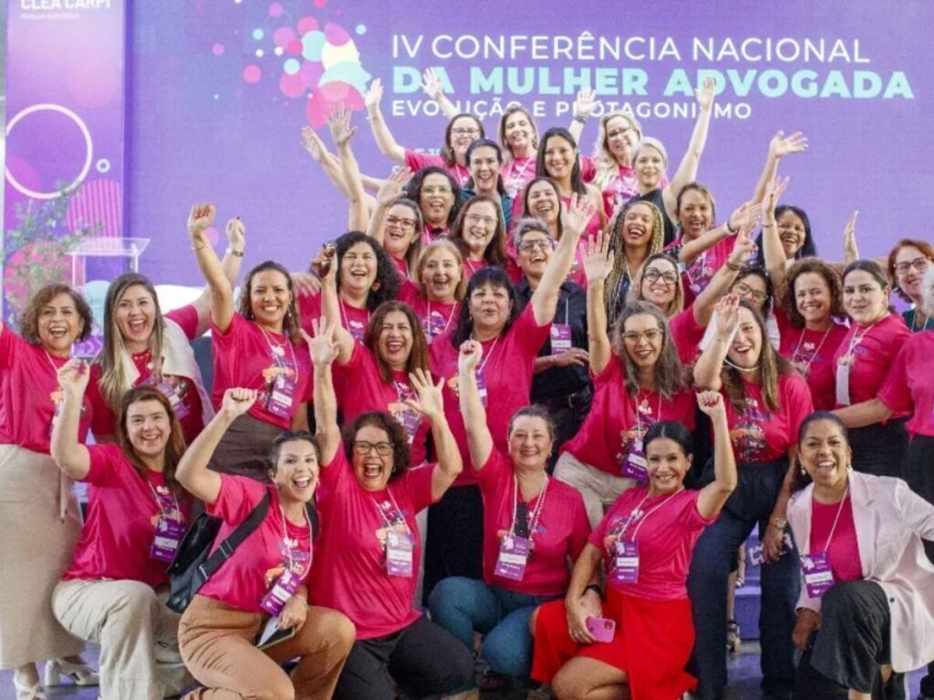 Comitiva da OAB SP agita Conferência da Mulher Advogada, em Curitiba