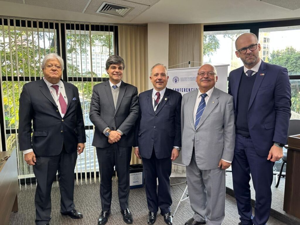 Presidente da OAB SP participa de eleição para nova presidência da FIA