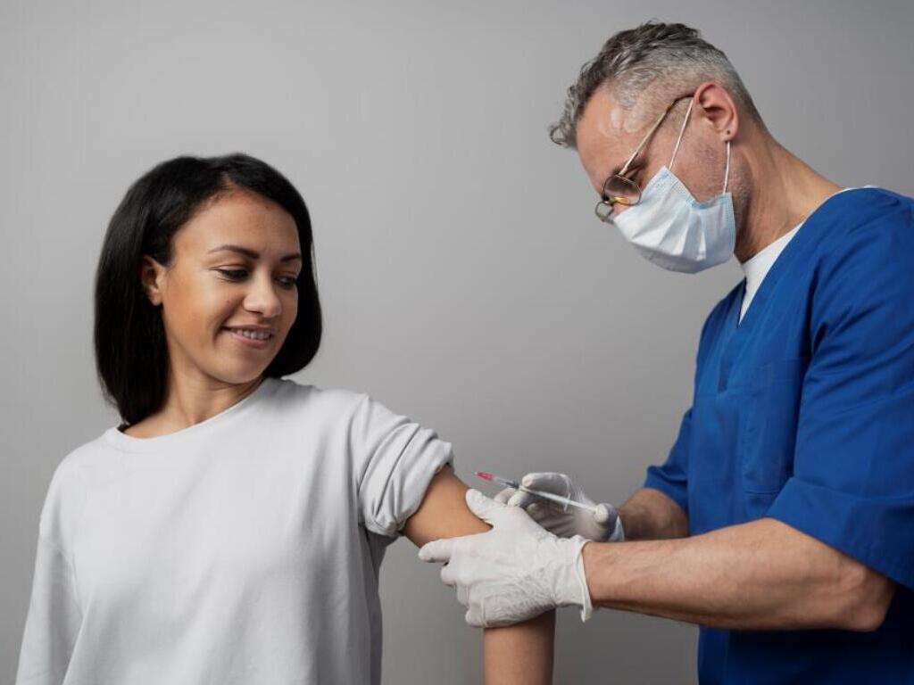 CAASP inaugura clínica de vacinação e avança na medicina preventiva