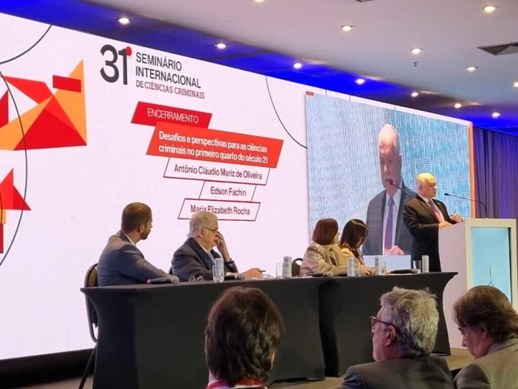 Presidente da OAB SP prestigia encerramento do 31º Seminário Internacional de Ciências Criminais do IBCCRIM