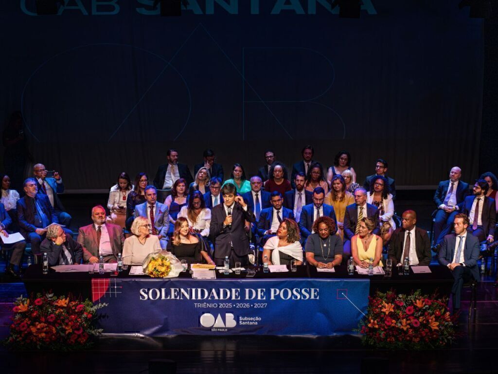 Leonardo Sica e Viviane Scrivani prestigiam solenidade de posse da nova diretoria da OAB Santana
