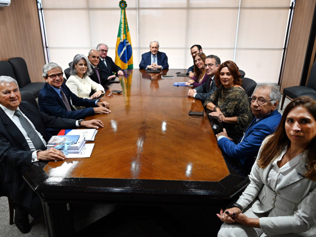 OAB SP defende competência da Justiça do Trabalho em reunião com o ministro Ricardo Lewandowski