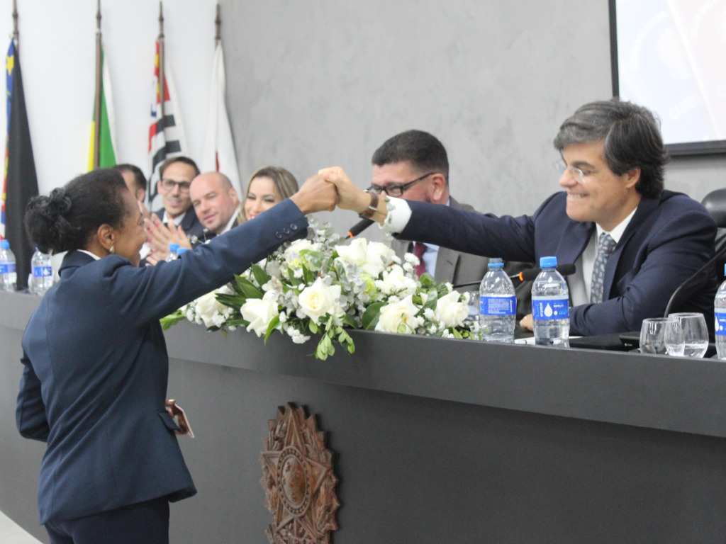 Presidente da OAB SP participa de entrega de carteiras em Mogi das Cruzes